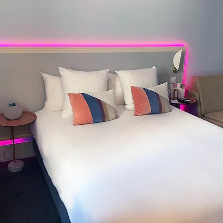 Aiden By Western & Hotel 4*
